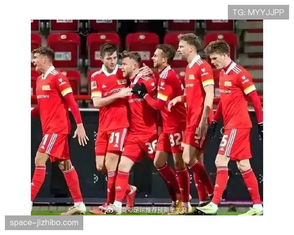 柏林联合对阵沃尔夫斯堡，保级生死战激烈进行